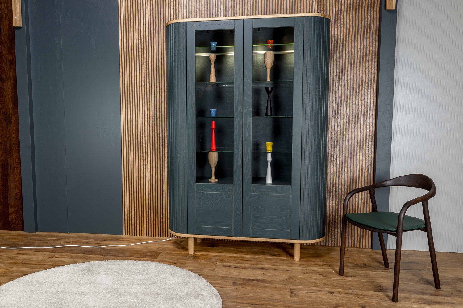 Шкаф-витрина "Версаль" со стеклом (с радиусом или с фаской)