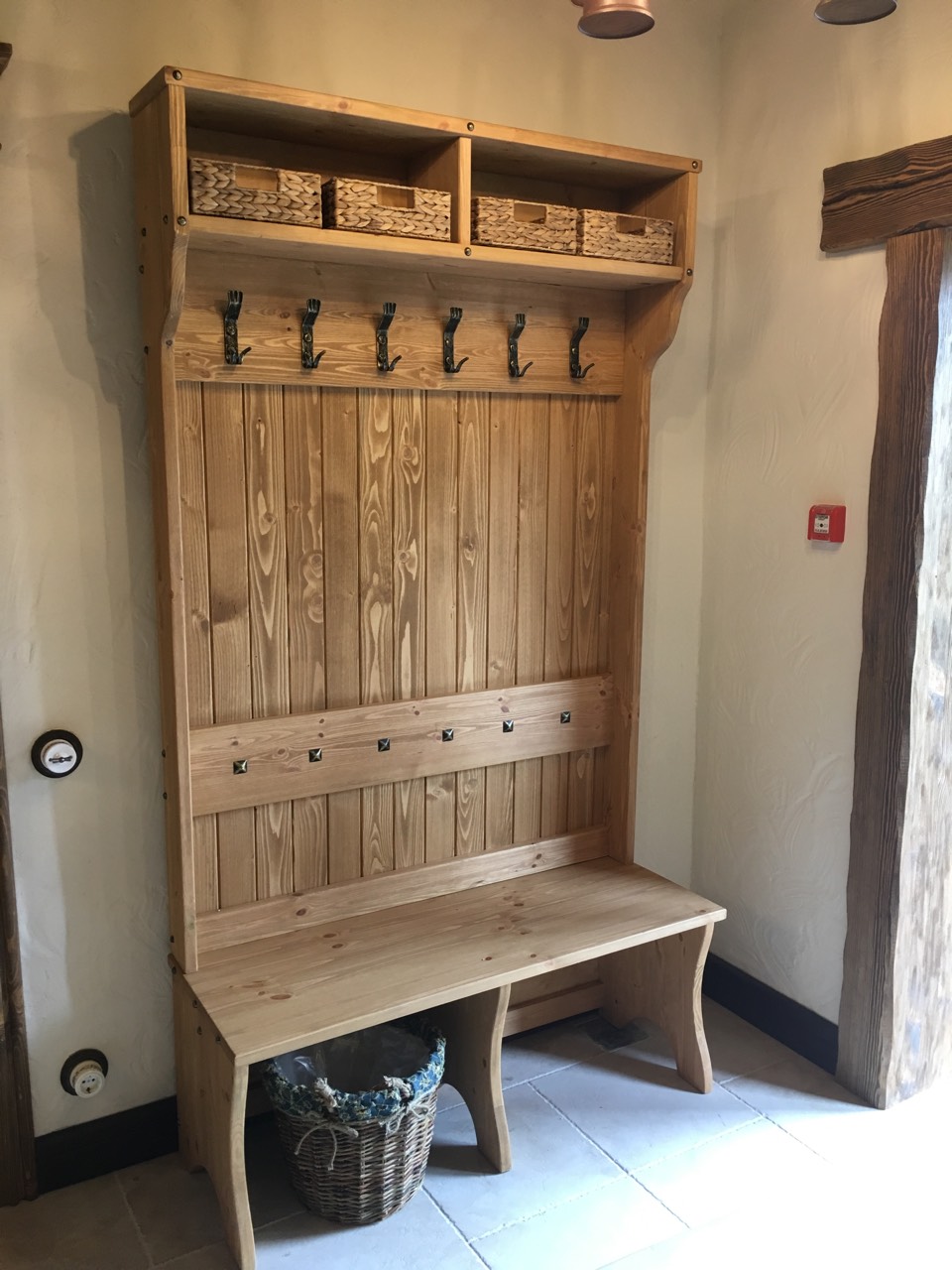 Вешалка с открытой тумбой "Хлоя"