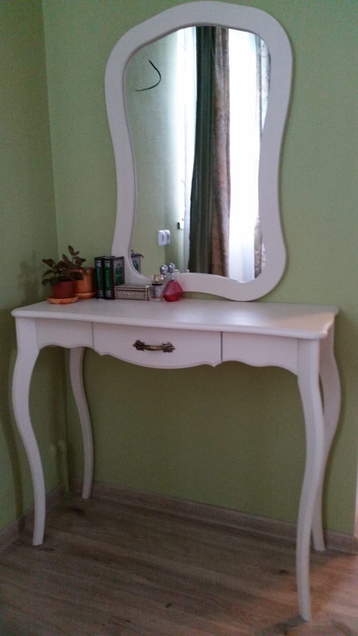 Стол туалетный "Лебо"  №5