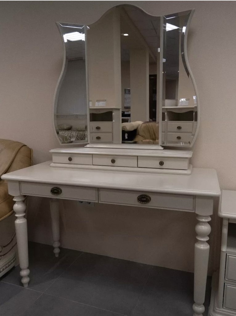 Стол туалетный "Лика" ММ 137-06 №2