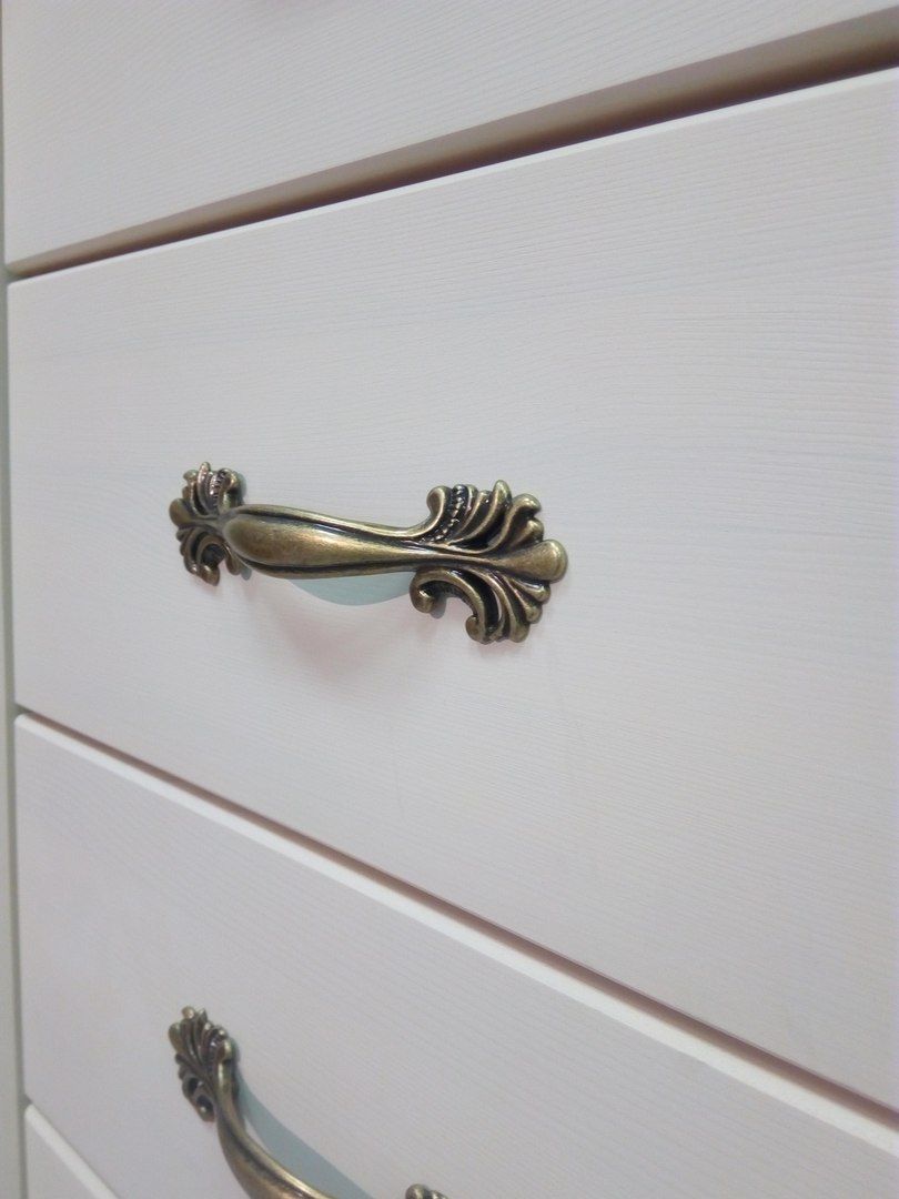 Шкаф трехдверный со стеклянными дверями и зеркалом "Лебо" №2