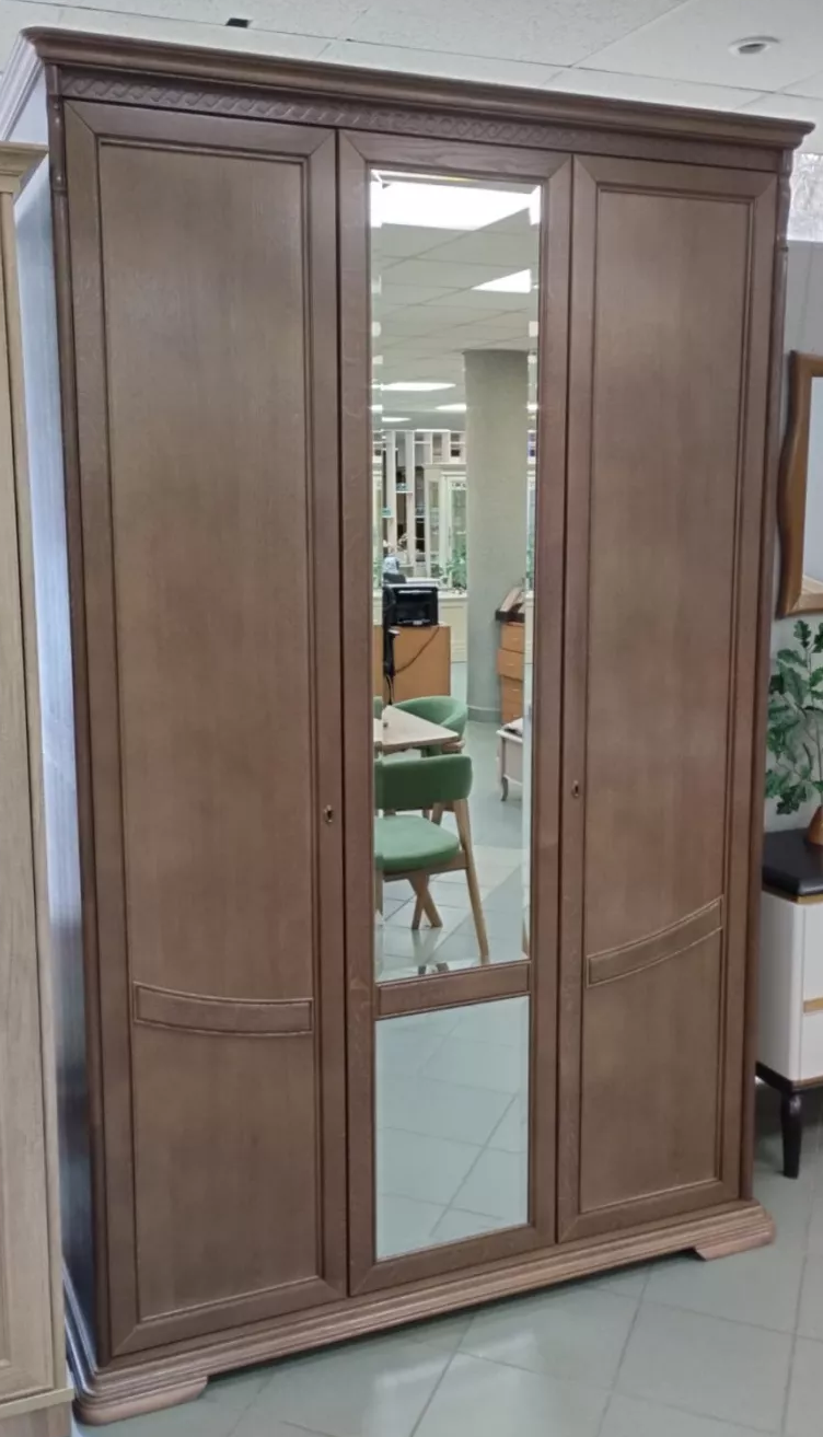 Шкаф трехдверный "Лика" ММ 137-01/03 с зеркалом №0