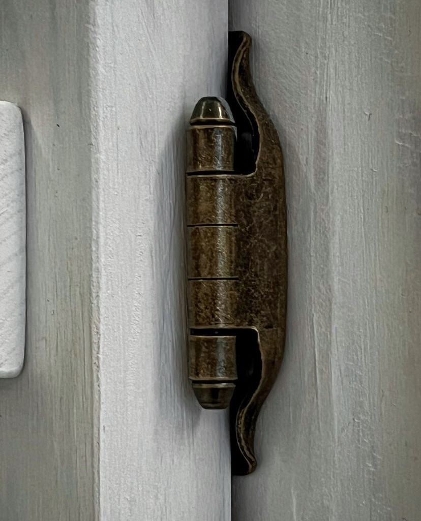 Витрина для книг "Хлоя" 03 с жалюзийными дверками №1