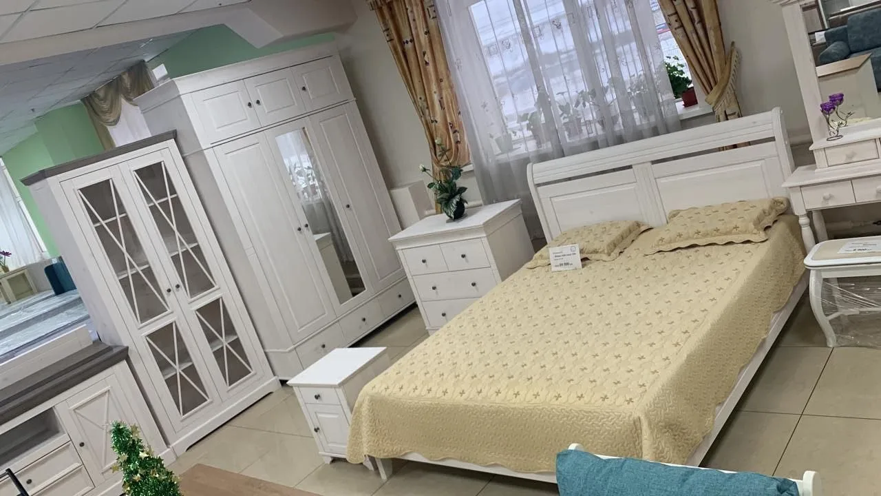 Витрина "Форест" с 2-мя стеклянными дверями №1