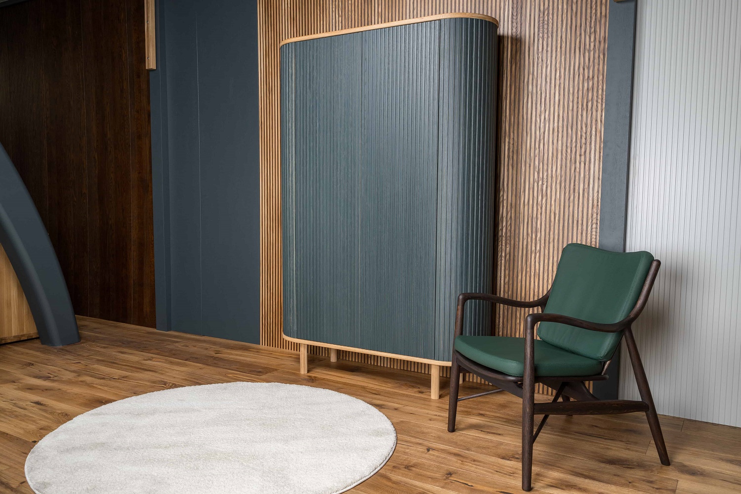 Шкаф двухдверный "Версаль" (с радиусом или с фаской) №1