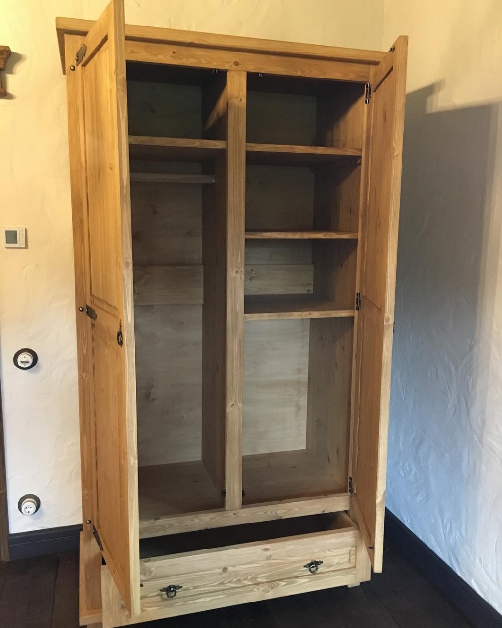 Шкаф двухдверный для одежды "Хлоя" №2