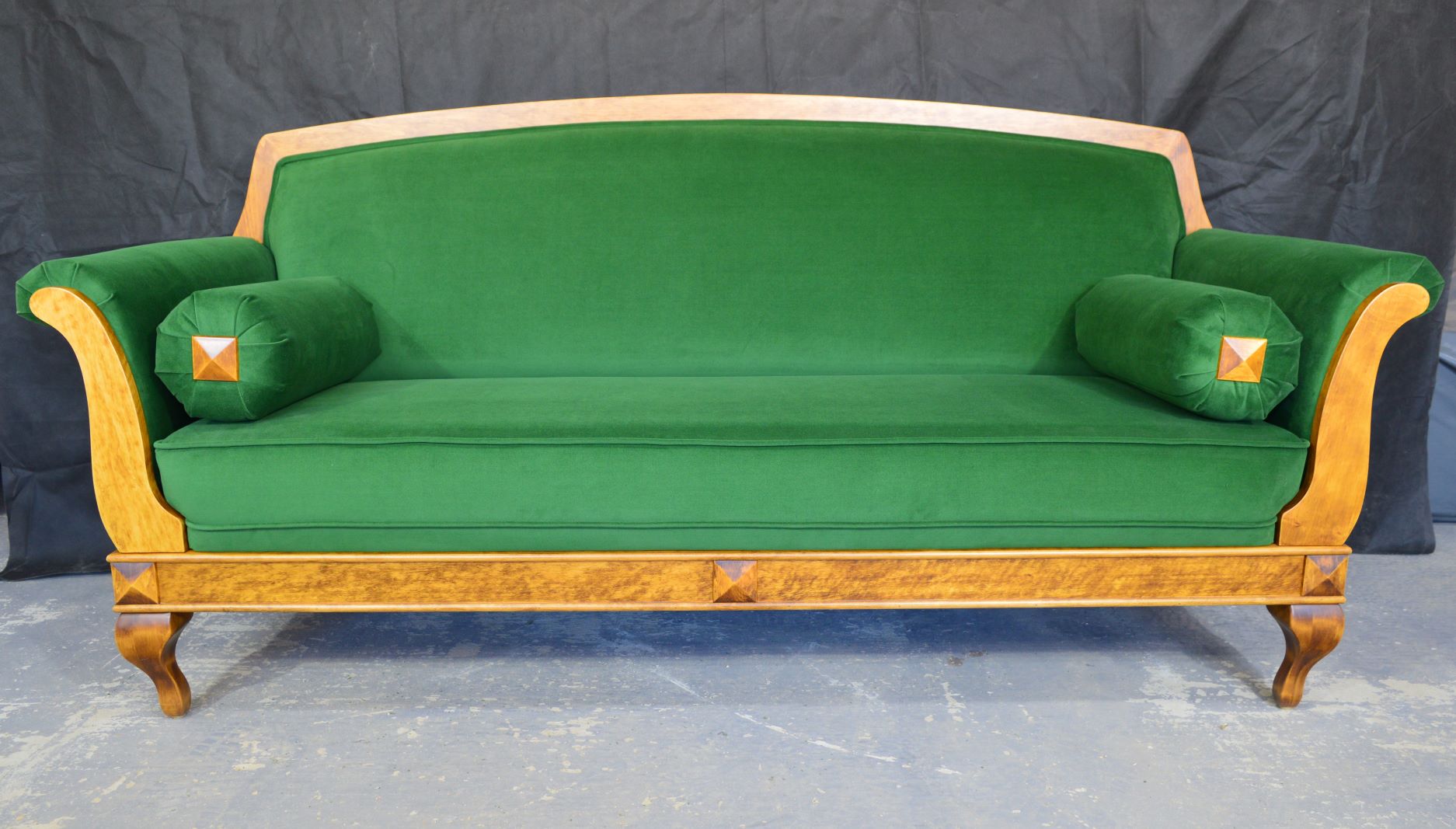 Валик на диван №1