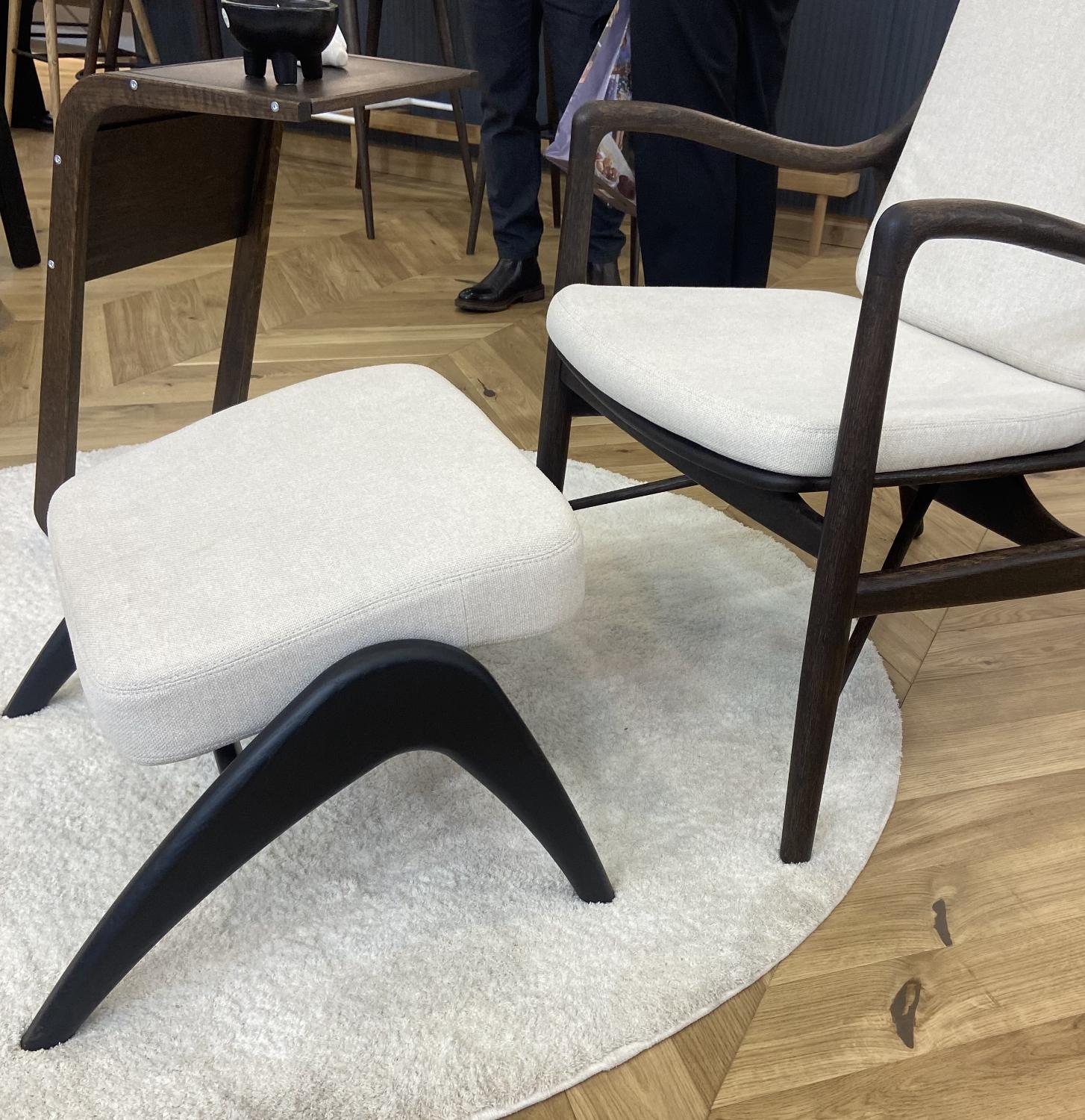 Подставка "Лира Комфорт" с мягким сиденьем №1