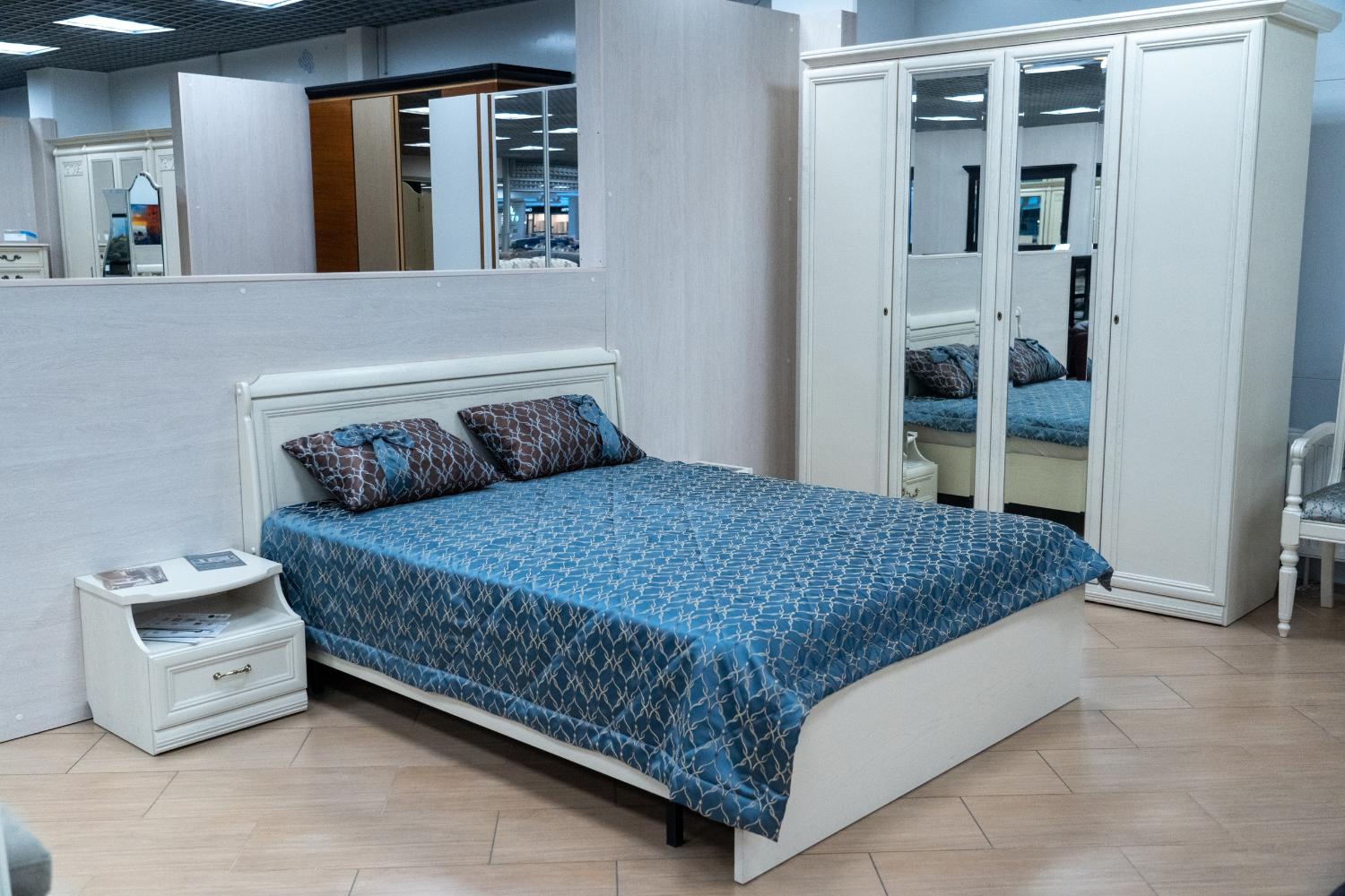 Кровать двуспальная "Нинель" ММ-167-02/14Б (1400*2000) №0