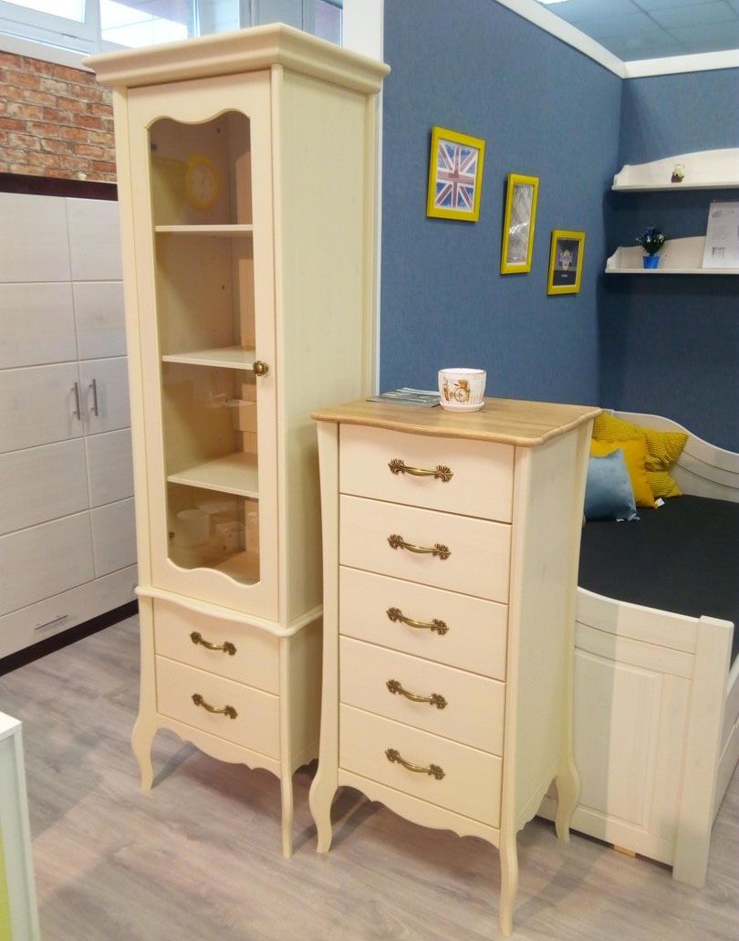 Витрина однодверная "Лебо" №1